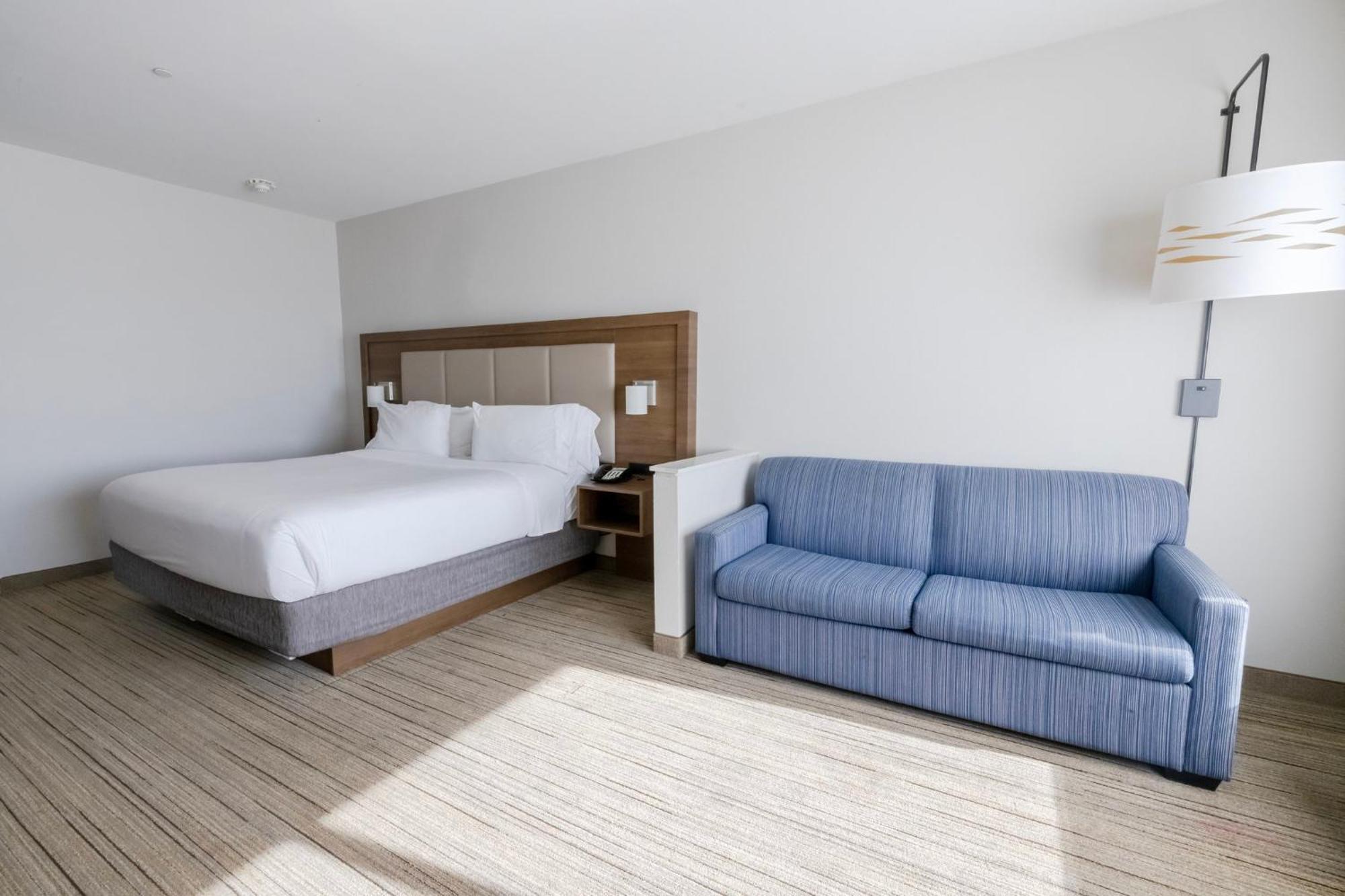 Holiday Inn Express & Suites Dallas Ne Arboretum Garland Exterior photo